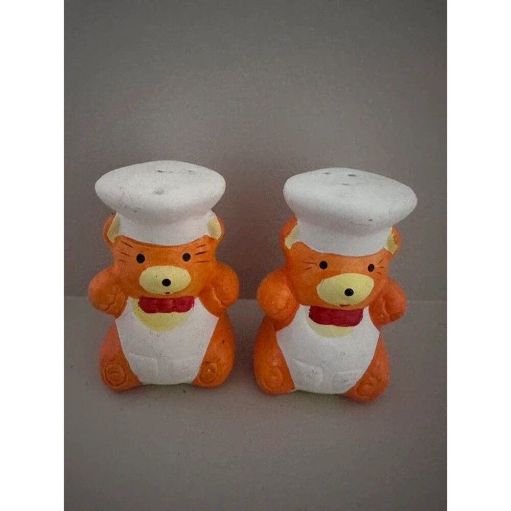 Bear salt and pepper shakers